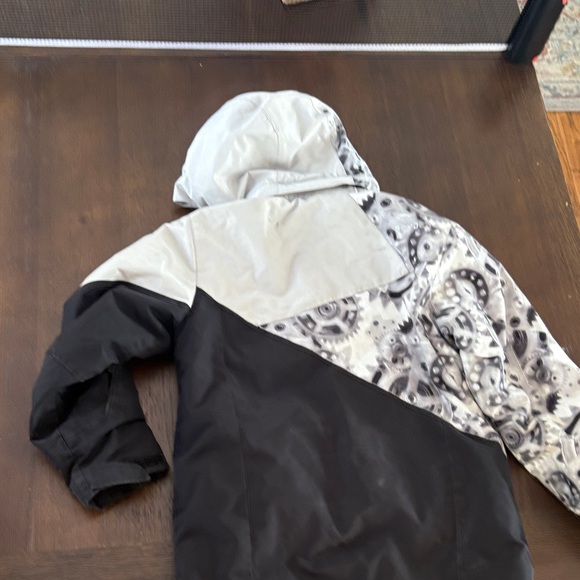 Spyder Kids' Black and Neon Green Hoodie - Picture 4 of 4